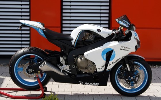 Umgebautes Motorrad Honda CBR1000RR Fireblade von Big Point Motorradhandels GmbH & CO. KG - Bild 4 Umgebautes Motorrad Honda CBR1000RR Fireblade von Big Point Motorradhandels GmbH & CO. KG - Bild 4