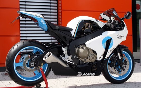 Umgebautes Motorrad Honda CBR1000RR Fireblade von Big Point Motorradhandels GmbH & CO. KG - Bild 5 Umgebautes Motorrad Honda CBR1000RR Fireblade von Big Point Motorradhandels GmbH & CO. KG - Bild 5