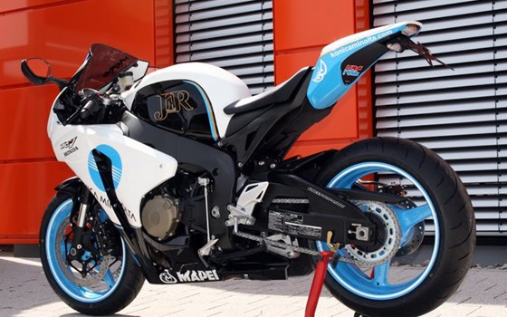 Umgebautes Motorrad Honda CBR1000RR Fireblade von Big Point Motorradhandels GmbH & CO. KG - Bild 6 Umgebautes Motorrad Honda CBR1000RR Fireblade von Big Point Motorradhandels GmbH & CO. KG - Bild 6