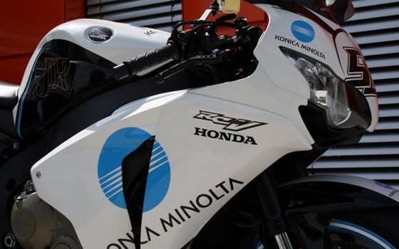 Umgebautes Motorrad Honda CBR1000RR Fireblade von Big Point Motorradhandels GmbH & CO. KG - Bild 8 Umgebautes Motorrad Honda CBR1000RR Fireblade von Big Point Motorradhandels GmbH & CO. KG - Bild 8