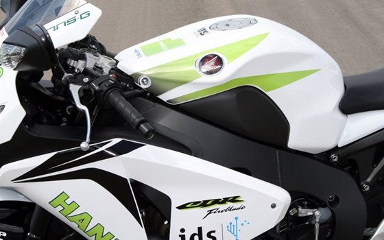 Umgebautes Motorrad Honda CBR1000RR Fireblade von Big Point Motorradhandels GmbH & CO. KG - Bild 6 Umgebautes Motorrad Honda CBR1000RR Fireblade von Big Point Motorradhandels GmbH & CO. KG - Bild 6