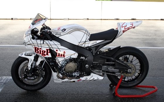 Umgebautes Motorrad Honda CBR1000RR Fireblade von Big Point Motorradhandels GmbH & CO. KG - Bild 2 Umgebautes Motorrad Honda CBR1000RR Fireblade von Big Point Motorradhandels GmbH & CO. KG - Bild 2