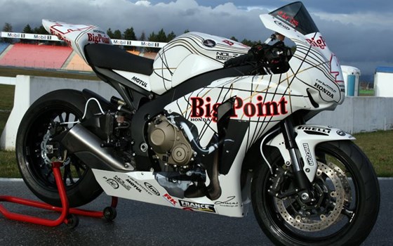 Umgebautes Motorrad Honda CBR1000RR Fireblade von Big Point Motorradhandels GmbH & CO. KG - Bild 4 Umgebautes Motorrad Honda CBR1000RR Fireblade von Big Point Motorradhandels GmbH & CO. KG - Bild 4