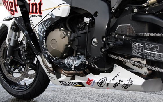 Umgebautes Motorrad Honda CBR1000RR Fireblade von Big Point Motorradhandels GmbH & CO. KG - Bild 7 Umgebautes Motorrad Honda CBR1000RR Fireblade von Big Point Motorradhandels GmbH & CO. KG - Bild 7