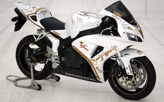 Umgebautes Motorrad Honda CBR1000RR Fireblade von Big Point Motorradhandels GmbH & CO. KG - Bild 1 Umgebautes Motorrad Honda CBR1000RR Fireblade von Big Point Motorradhandels GmbH & CO. KG - Bild 1