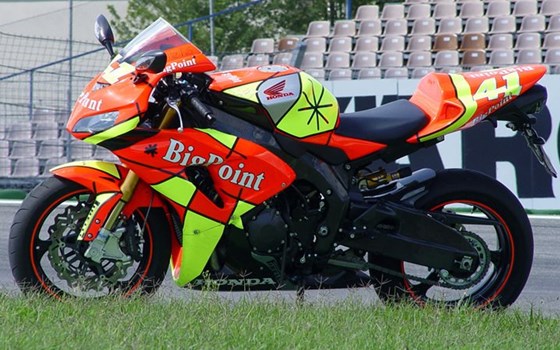 Umgebautes Motorrad Honda CBR1000RR Fireblade von Big Point Motorradhandels GmbH & CO. KG - Bild 2 Umgebautes Motorrad Honda CBR1000RR Fireblade von Big Point Motorradhandels GmbH & CO. KG - Bild 2