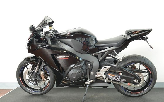 Umgebautes Motorrad Honda CBR1000RR Fireblade von Motorrad Center Altendiez - Bild 1