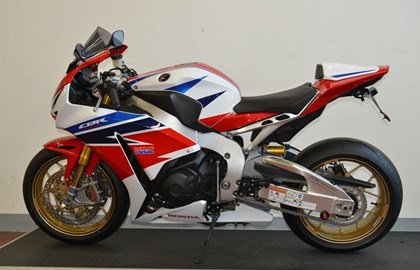 Honda CBR1000RR Fireblade Custom Bike Honda CBR1000RR Fireblade Custom Bike