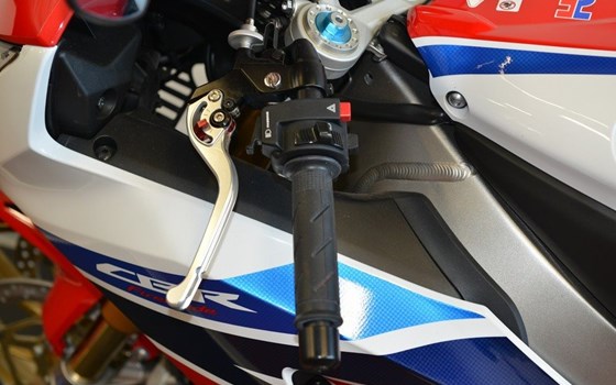Umgebautes Motorrad Honda CBR1000RR Fireblade von Motorrad Center Altendiez - Bild 6 Umgebautes Motorrad Honda CBR1000RR Fireblade von Motorrad Center Altendiez - Bild 6