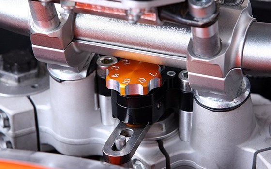 Umgebautes Motorrad KTM 990 Adventure von Zweiradcenter Bernhardt - Bild 4