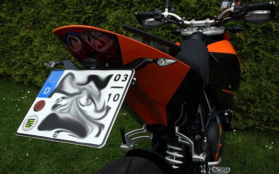 Umgebautes Motorrad KTM 690 Duke von Zweiradcenter Bernhardt - Bild 3 Umgebautes Motorrad KTM 690 Duke von Zweiradcenter Bernhardt - Bild 3