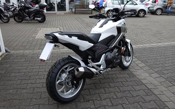 Umgebautes Motorrad Honda NC750X DCT von Auto Hermes GmbH & Co. KG - Bild 1 Umgebautes Motorrad Honda NC750X DCT von Auto Hermes GmbH & Co. KG - Bild 1