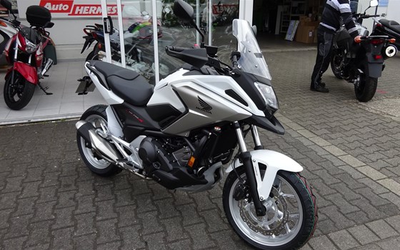 Umgebautes Motorrad Honda NC750X DCT von Auto Hermes GmbH & Co. KG - Bild 6 Umgebautes Motorrad Honda NC750X DCT von Auto Hermes GmbH & Co. KG - Bild 6