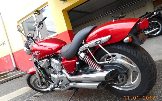 Umgebautes Motorrad Honda VF 750 C Magna von HK-Technik Kemeter OG - Bild 3 Umgebautes Motorrad Honda VF 750 C Magna von HK-Technik Kemeter OG - Bild 3