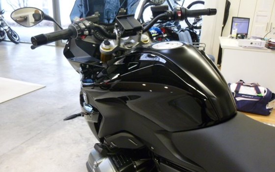 Umgebautes Motorrad BMW R 1200 RS von Motorradsport Feil GmbH - Bild 4 Umgebautes Motorrad BMW R 1200 RS von Motorradsport Feil GmbH - Bild 4