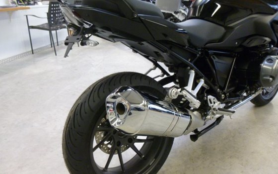 Umgebautes Motorrad BMW R 1200 RS von Motorradsport Feil GmbH - Bild 6 Umgebautes Motorrad BMW R 1200 RS von Motorradsport Feil GmbH - Bild 6