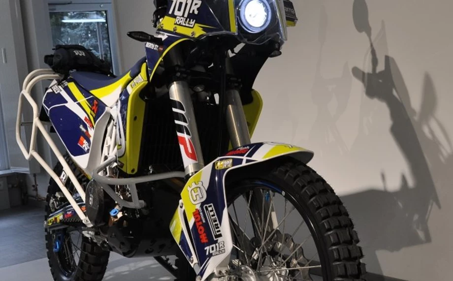Umbgebautes Motorrad Husqvarna 701 Enduro Bild 3: Umbgebautes Motorrad Husqvarna 701 Enduro