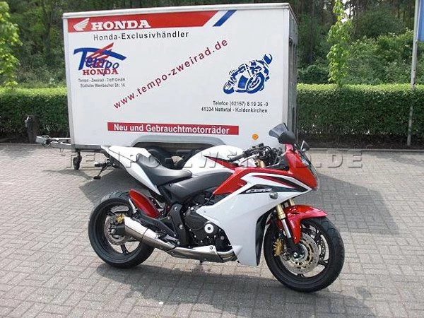 Umbgebautes Motorrad Honda CBR 600 F Bild 1: Umbgebautes Motorrad Honda CBR 600 F