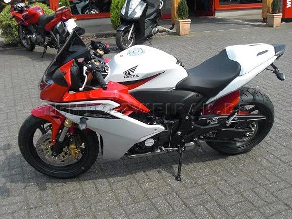 Umbgebautes Motorrad Honda CBR 600 F Bild 3: Umbgebautes Motorrad Honda CBR 600 F