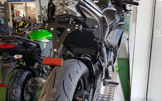Umgebautes Motorrad Kawasaki Ninja 650 von Motorrad Center Nord - Bild 2 Umgebautes Motorrad Kawasaki Ninja 650 von Motorrad Center Nord - Bild 2