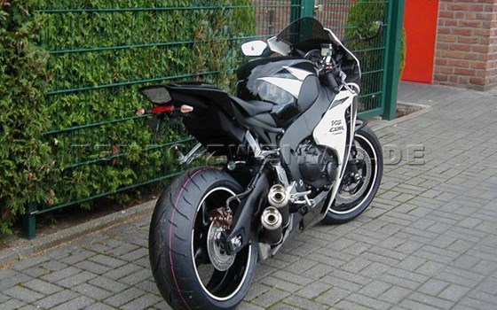 Umgebautes Motorrad Honda CBR1000RR Fireblade von Tempo-Zweirad-Treff GmbH - Bild 4 Umgebautes Motorrad Honda CBR1000RR Fireblade von Tempo-Zweirad-Treff GmbH - Bild 4