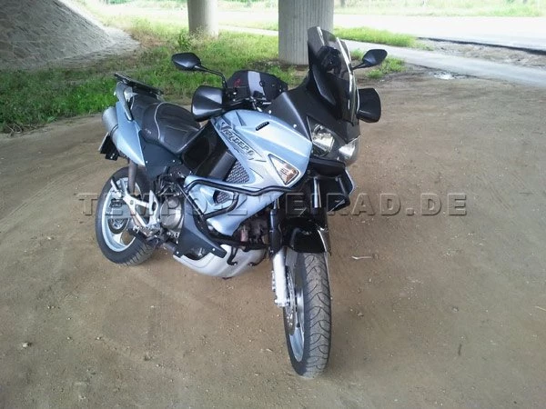 Umbgebautes Motorrad Honda XL 1000 V Varadero Bild 5: Umbgebautes Motorrad Honda XL 1000 V Varadero