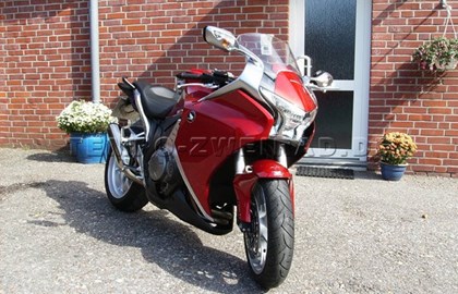 Honda VFR 1200 F Custom Bike