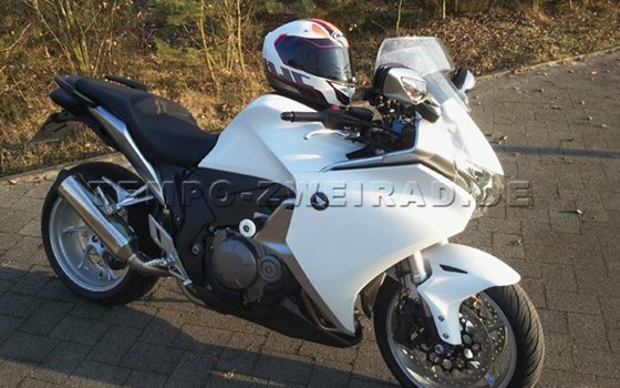 Umgebautes Motorrad Honda VFR 1200 F von Tempo-Zweirad-Treff GmbH - Bild 1 Umgebautes Motorrad Honda VFR 1200 F von Tempo-Zweirad-Treff GmbH - Bild 1