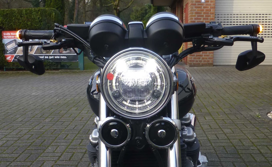 Umbgebautes Motorrad Honda CB 1100 R Bild 9: Umbgebautes Motorrad Honda CB 1100 R