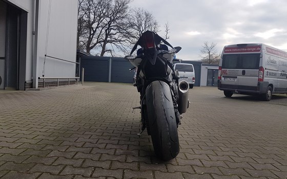 Umgebautes Motorrad Yamaha R1 von Natuschke & Lange - Bild 3 Umgebautes Motorrad Yamaha R1 von Natuschke & Lange - Bild 3