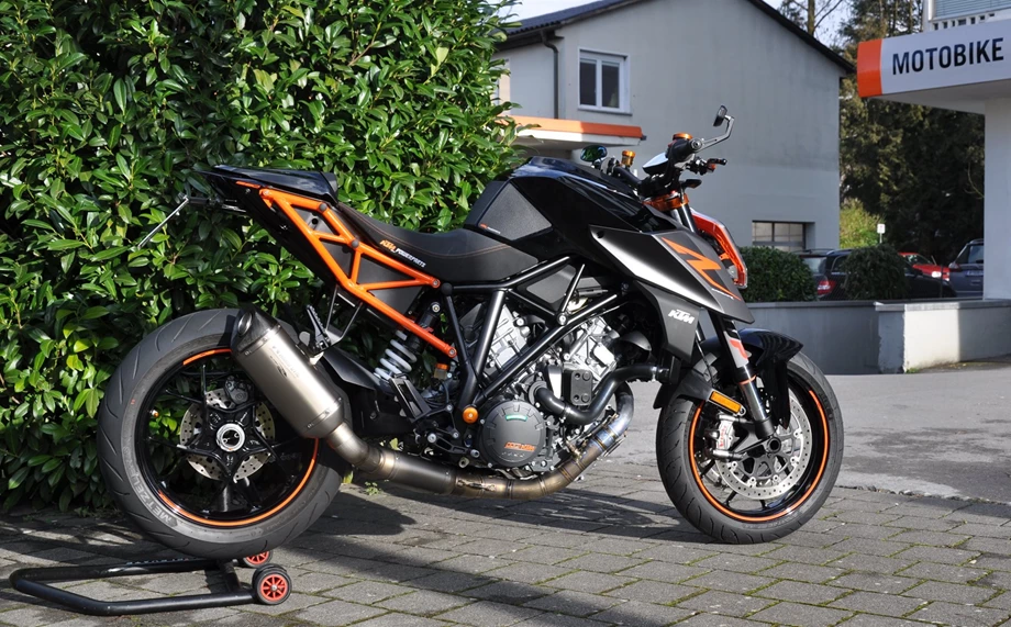 Umbgebautes Motorrad KTM 1290 Super Duke R Bild 1: Umbgebautes Motorrad KTM 1290 Super Duke R