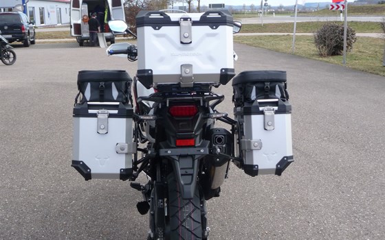 Umgebautes Motorrad Honda CRF1000L Africa Twin Adventure Sports DCT von Biker Stable GmbH & Co. KG - Bild 8 Umgebautes Motorrad Honda CRF1000L Africa Twin Adventure Sports DCT von Biker Stable GmbH & Co. KG - Bild 8