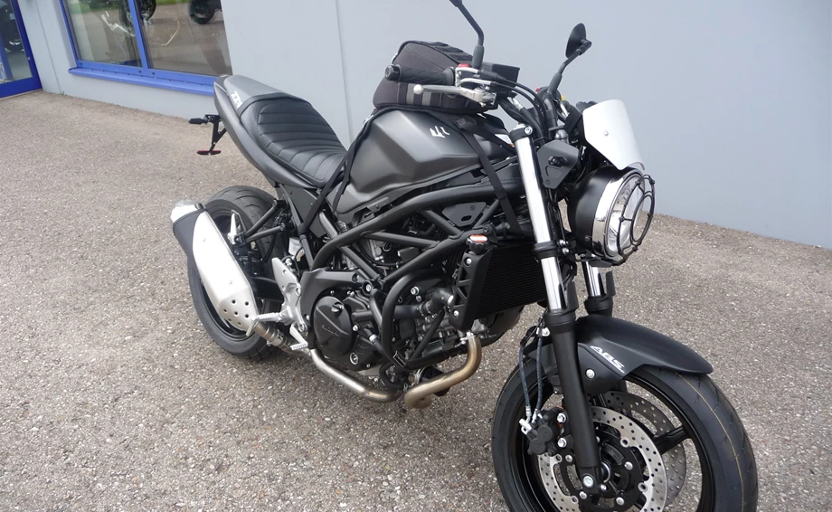 Umbgebautes Motorrad Suzuki SV650 Bild 2: Umbgebautes Motorrad Suzuki SV650