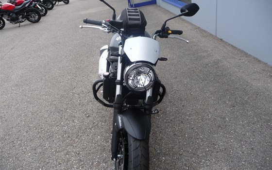 Umgebautes Motorrad Suzuki SV650 von Biker Stable GmbH & Co. KG - Bild 3 Umgebautes Motorrad Suzuki SV650 von Biker Stable GmbH & Co. KG - Bild 3