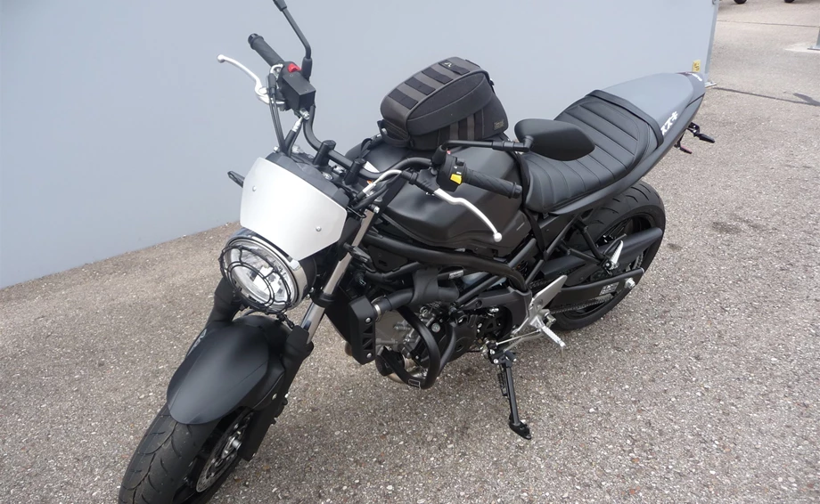 Umbgebautes Motorrad Suzuki SV650 Bild 7: Umbgebautes Motorrad Suzuki SV650