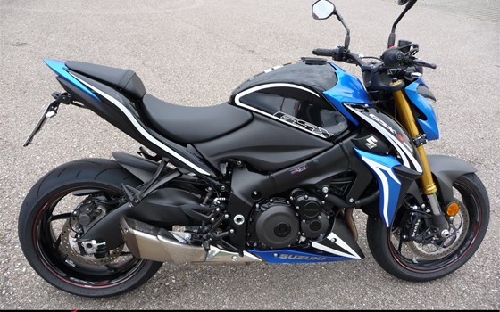 Umgebautes Motorrad Suzuki GSX-S1000 von Biker Stable GmbH & Co. KG - Bild 1 Umgebautes Motorrad Suzuki GSX-S1000 von Biker Stable GmbH & Co. KG - Bild 1