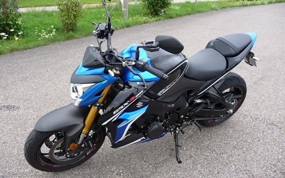 Umgebautes Motorrad Suzuki GSX-S1000 von Biker Stable GmbH & Co. KG - Bild 4 Umgebautes Motorrad Suzuki GSX-S1000 von Biker Stable GmbH & Co. KG - Bild 4