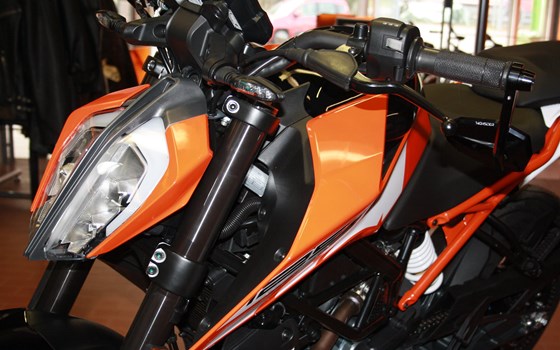 Umgebautes Motorrad KTM 125 Duke von Zweirad Waibel GmbH & Co. KG - Bild 5 Umgebautes Motorrad KTM 125 Duke von Zweirad Waibel GmbH & Co. KG - Bild 5