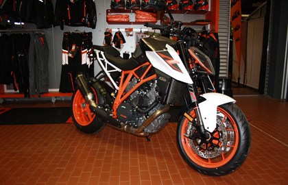 KTM 1290 Super Duke R Custom Bike KTM 1290 Super Duke R Custom Bike