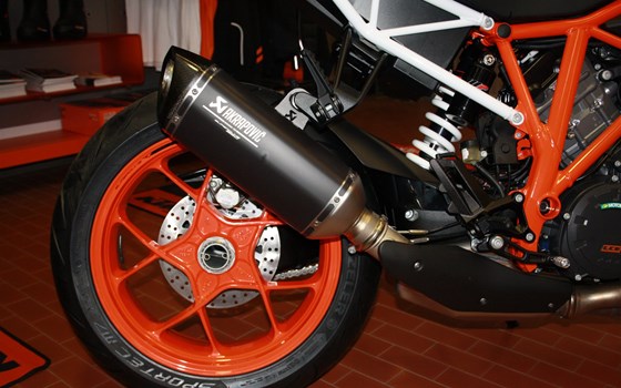 Umgebautes Motorrad KTM 1290 Super Duke R von Zweirad Waibel GmbH & Co. KG - Bild 2 Umgebautes Motorrad KTM 1290 Super Duke R von Zweirad Waibel GmbH & Co. KG - Bild 2