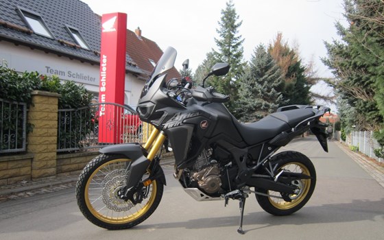 Umgebautes Motorrad Honda CRF1000L Africa Twin von Zweiradtechnik Jörg Schlieter - Bild 3 Umgebautes Motorrad Honda CRF1000L Africa Twin von Zweiradtechnik Jörg Schlieter - Bild 3