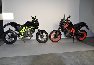 KTM 690 Duke R KTM 690 Duke R