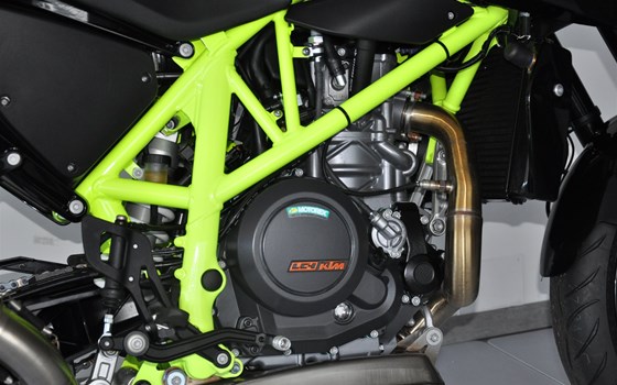 Umgebautes Motorrad KTM 690 Duke R von Motobike Handels GmbH - Bild 5 Umgebautes Motorrad KTM 690 Duke R von Motobike Handels GmbH - Bild 5