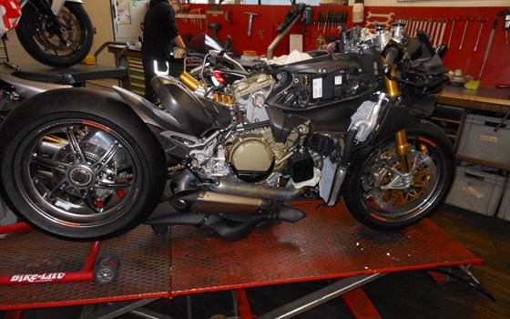 Umgebautes Motorrad Ducati 1199 Panigale R von Motorrad-Center Mähr - Bild 5 Umgebautes Motorrad Ducati 1199 Panigale R von Motorrad-Center Mähr - Bild 5