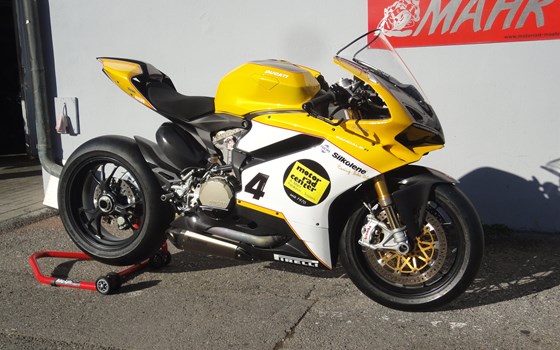 Umgebautes Motorrad Ducati 1199 Panigale R von Motorrad-Center Mähr - Bild 1 Umgebautes Motorrad Ducati 1199 Panigale R von Motorrad-Center Mähr - Bild 1
