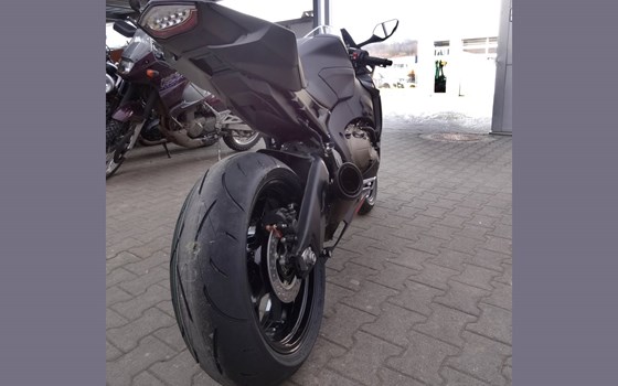 Umgebautes Motorrad Honda CBR1000RR Fireblade von Fahrzeug-Center Schriewer GmbH - Bild 5 Umgebautes Motorrad Honda CBR1000RR Fireblade von Fahrzeug-Center Schriewer GmbH - Bild 5