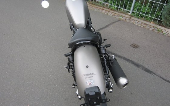 Umgebautes Motorrad Honda CMX500 Rebel von Zweiradtechnik Jörg Schlieter - Bild 19 Umgebautes Motorrad Honda CMX500 Rebel von Zweiradtechnik Jörg Schlieter - Bild 19