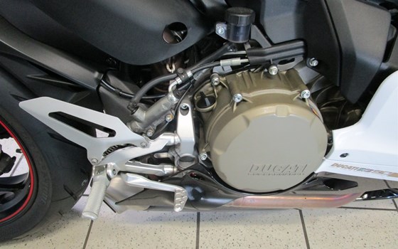 Umgebautes Motorrad Ducati 1299 Panigale S von Team Wahlers GmbH - Bild 8 Umgebautes Motorrad Ducati 1299 Panigale S von Team Wahlers GmbH - Bild 8