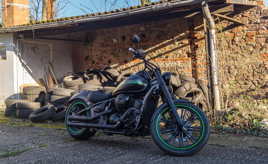 Umbgebautes Motorrad Kawasaki VN 900 Custom Bild 1: Umbgebautes Motorrad Kawasaki VN 900 Custom