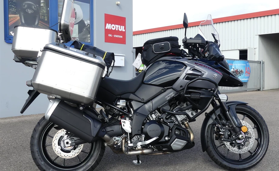 Umbgebautes Motorrad Suzuki V-Strom 1000 Bild 1: Umbgebautes Motorrad Suzuki V-Strom 1000